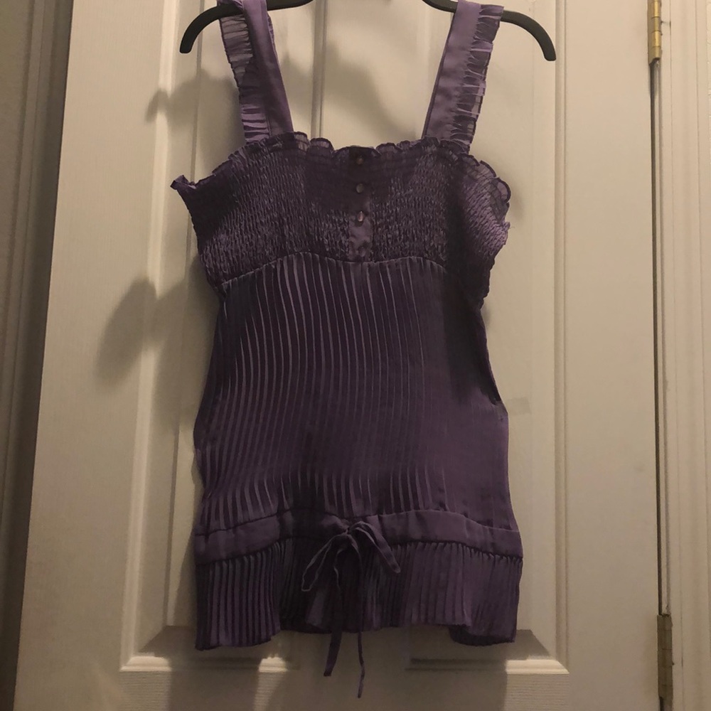 Lavender rayon pleated sleeveless top - Picture 2 of 2